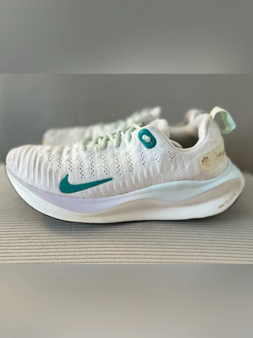 Nike Women's ReactX Infinity Run 4  'White Vapor Green' size 8